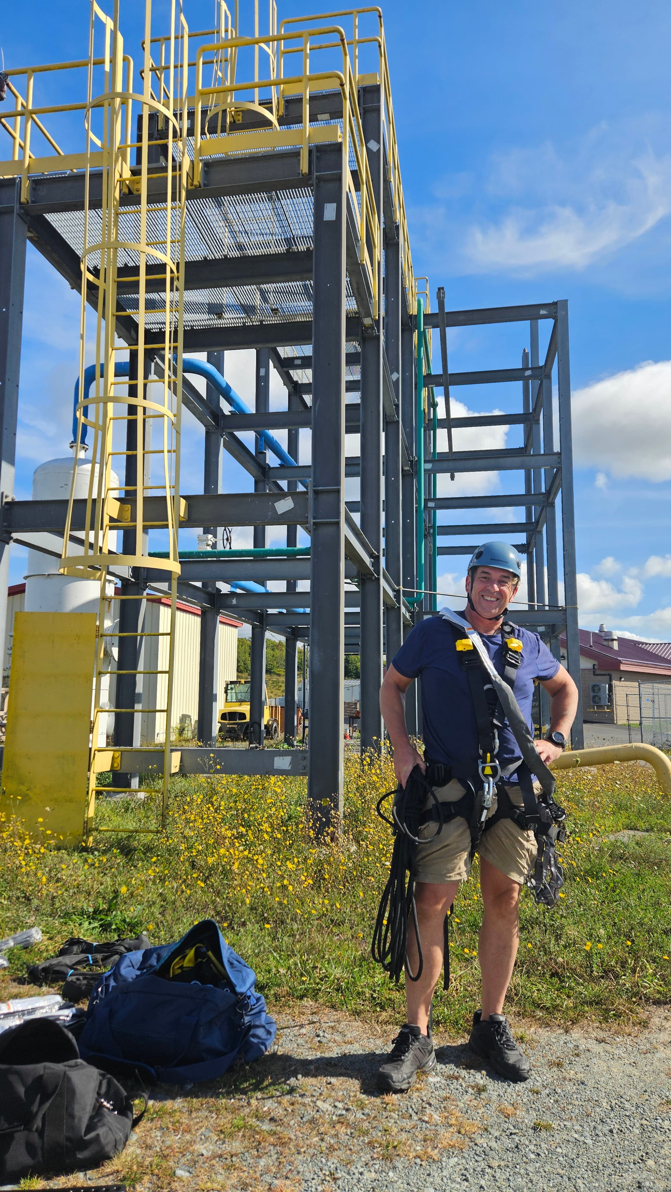 Anchor rigging setup in preparation for a rope stunt — image 6 of 6